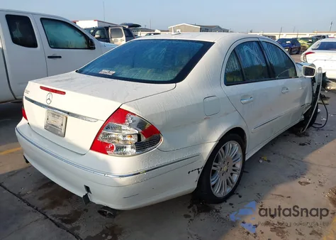 2007 Mercedes-Benz E 550 z USA, uszkodzony, nr VIN WDBUF72X67B029955